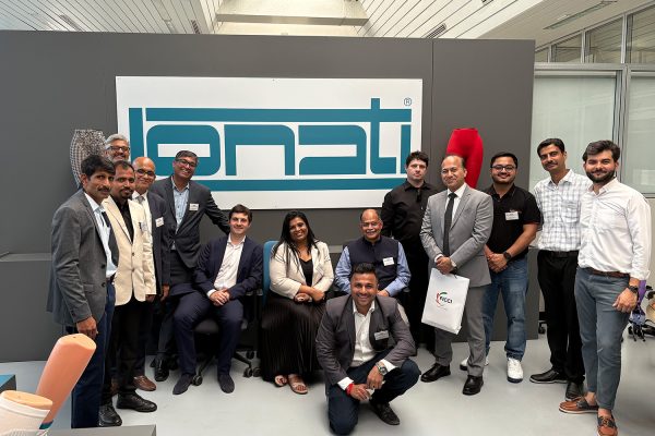 Delegazione imprenditori indiani in azienda Lonati